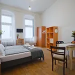 Courtyard Διαμέρισμα