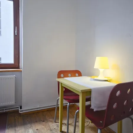 Courtyard Apartman *