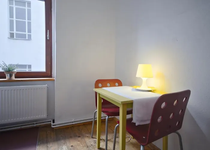 Courtyard Apartman *