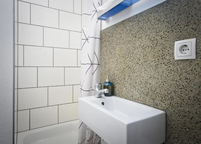 Courtyard Apartman *